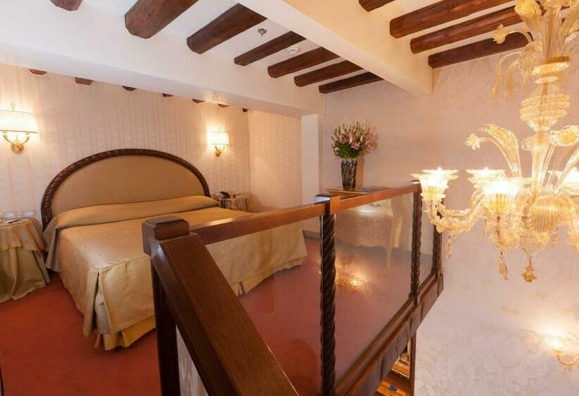 اتاق استاندارد, Palazzo Stern