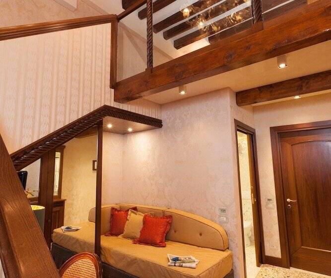 اتاق سوپریور, Palazzo Stern