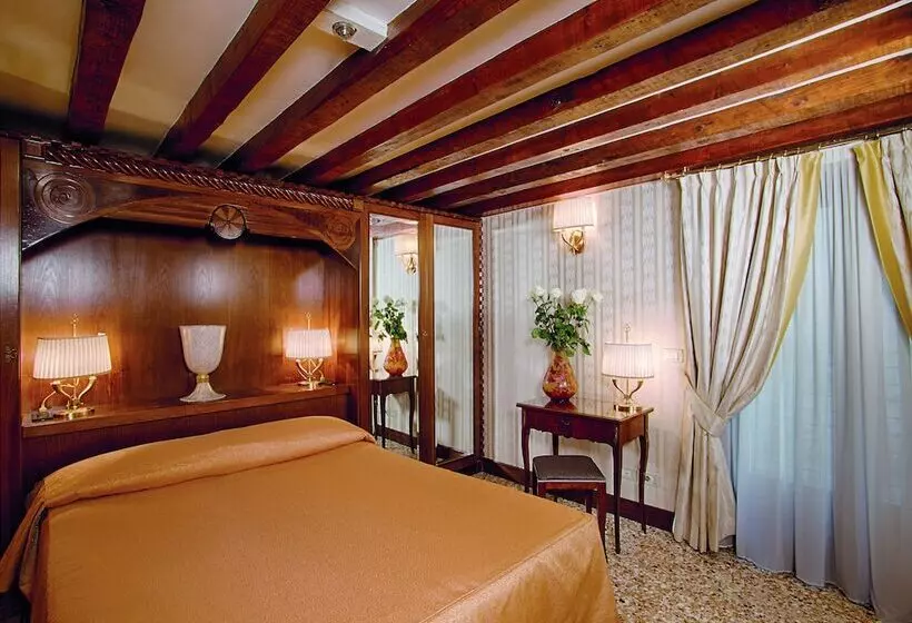 اتاق سوپریور, Palazzo Stern