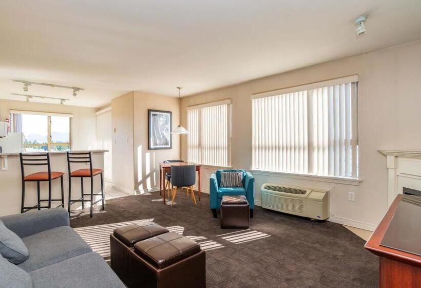 جناح سرير كينج, Sandman Suites Surrey  Guildford