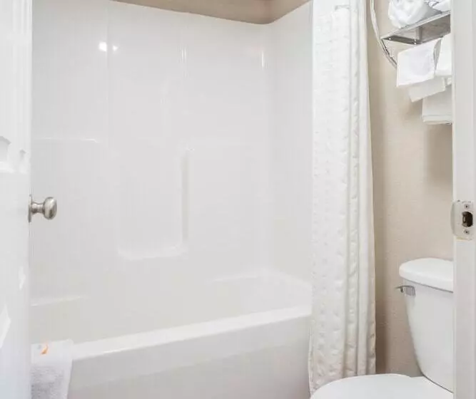 ２ダブルベッドのスタンダードルーム, Super 8 By Wyndham Downtown Gatlinburg At Convention Center