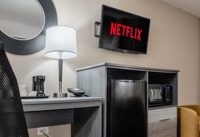 带2个双人床的标准工作室, Super 8 By Wyndham Downtown Gatlinburg At Convention Center