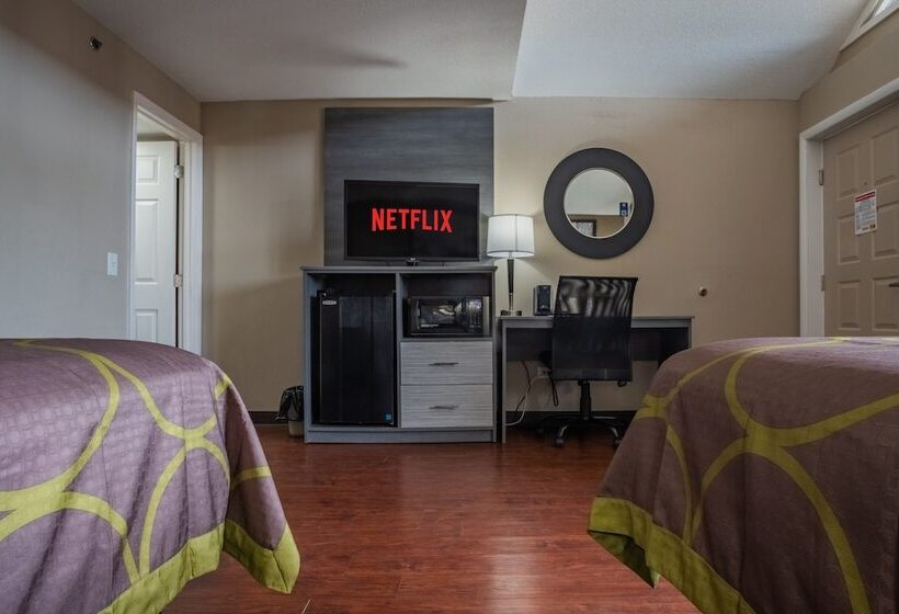 带2个双人床的标准工作室, Super 8 By Wyndham Downtown Gatlinburg At Convention Center