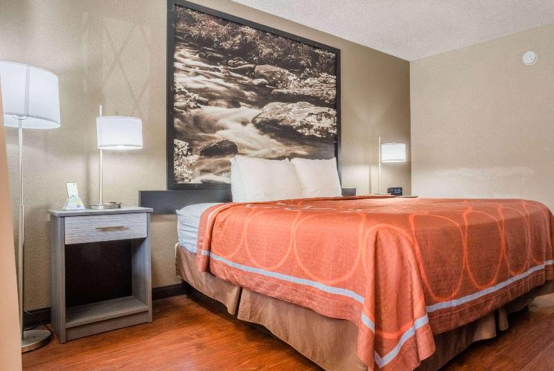 带大床的标准间, Super 8 By Wyndham Downtown Gatlinburg At Convention Center
