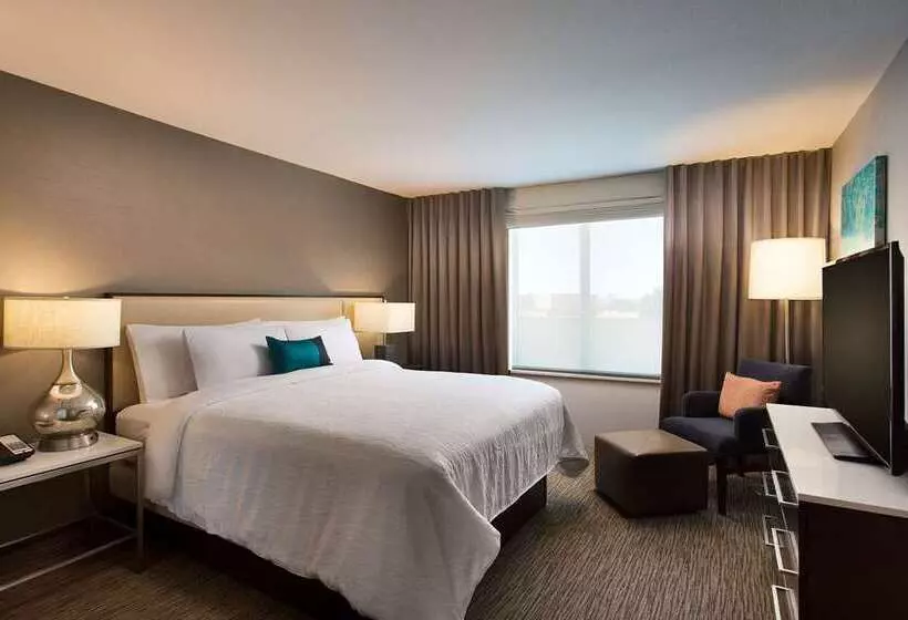 Standard-huone King-vuode, The Highland Dallas, Curio Collection By Hilton