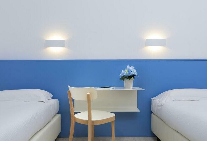 غرفة عائلية مطلّة علي الحديقة, Tirreno Resort