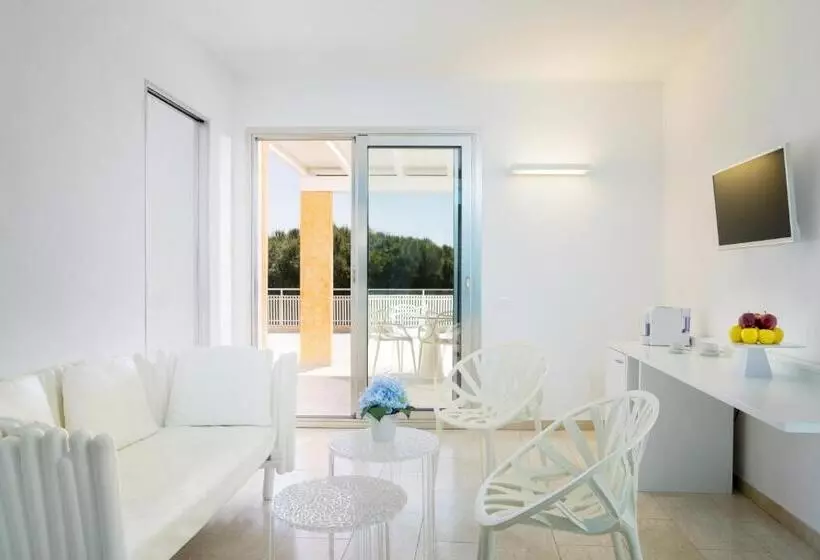 2 Bedrooms Suite Sea View, Tirreno Resort