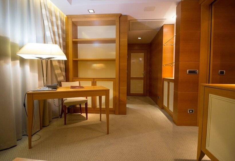 סוויטת ג'וניור, Papillo Hotels & Resorts Roma