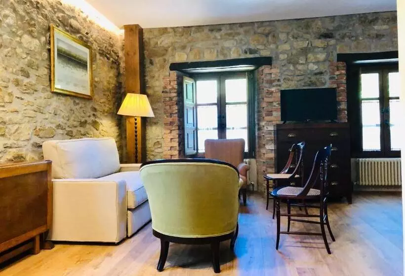 سوییت جونیور, Posada La Torre De La Quintana