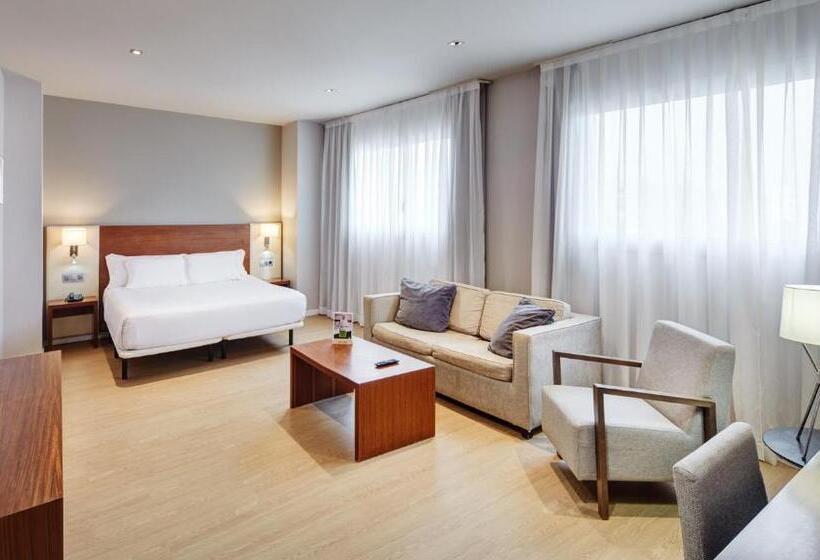 סוויטה עם ג'קוזי, Sercotel Ciutat De Montcada