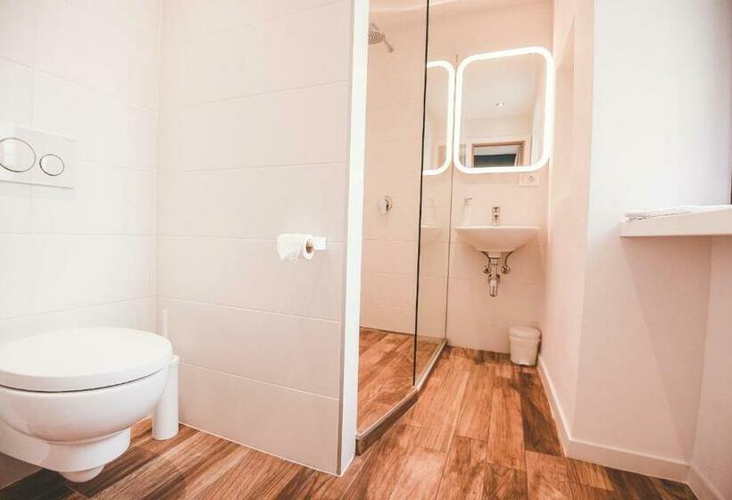 컴포트 룸, Old Town Inn