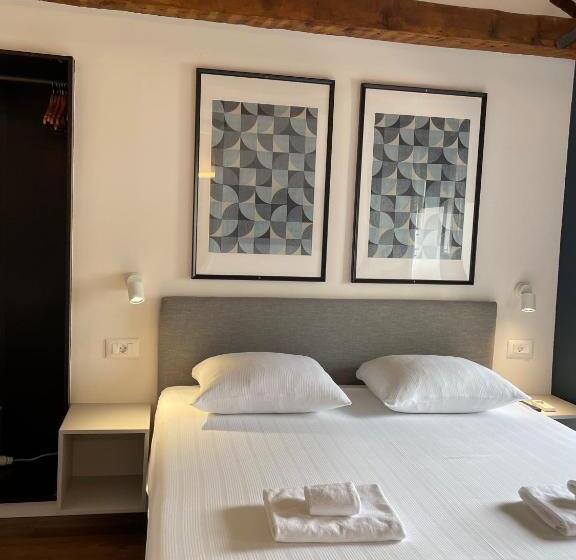 기본룸, Old Town Inn