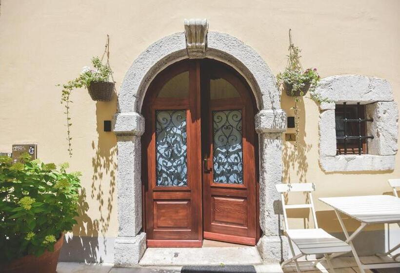 디럭스 룸, Old Town Inn