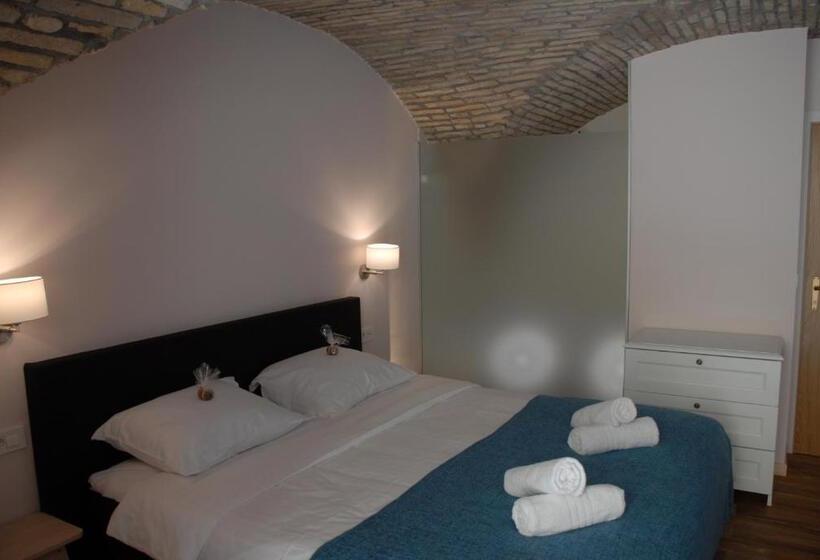 디럭스 룸, Old Town Inn