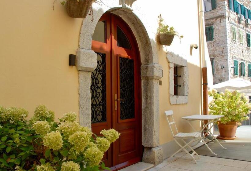 디럭스 룸, Old Town Inn