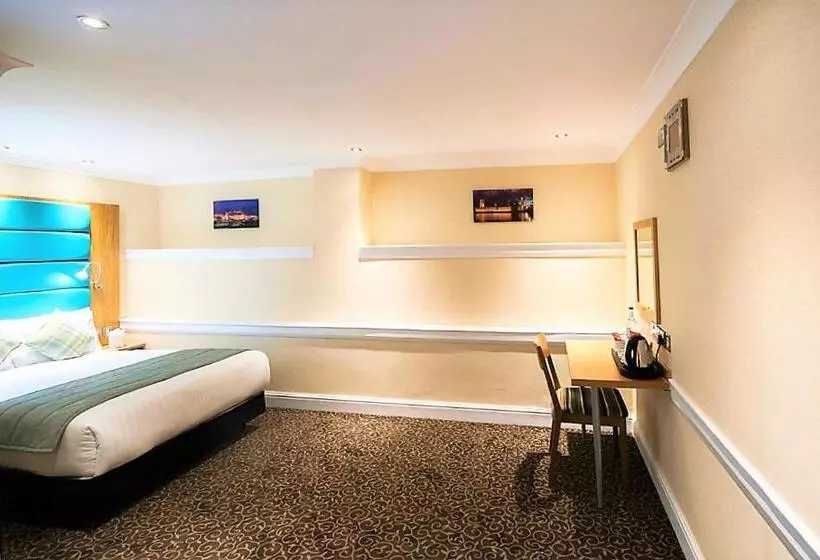 اتاق استاندارد چهار تخته, Astors Belgravia
