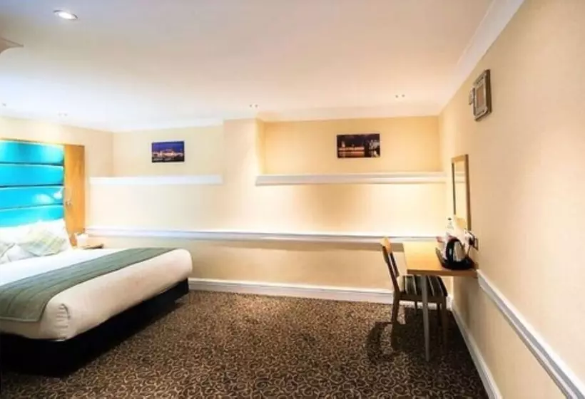 اتاق استاندارد چهار تخته, Astors Belgravia
