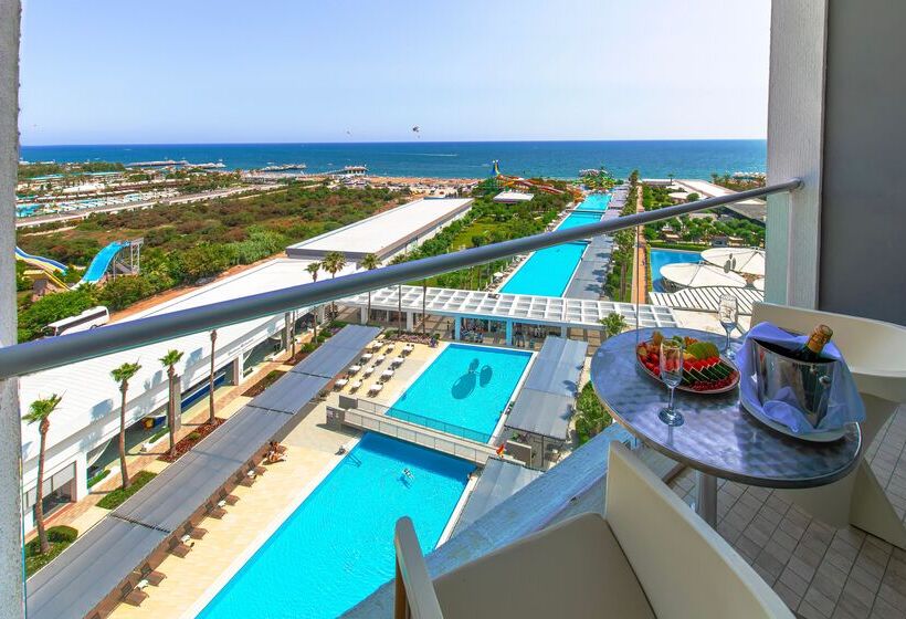 اتاق اساندارد با چشمانداز جانبی به دریا, Crystal Centro Resort Ultimate All Inclusive