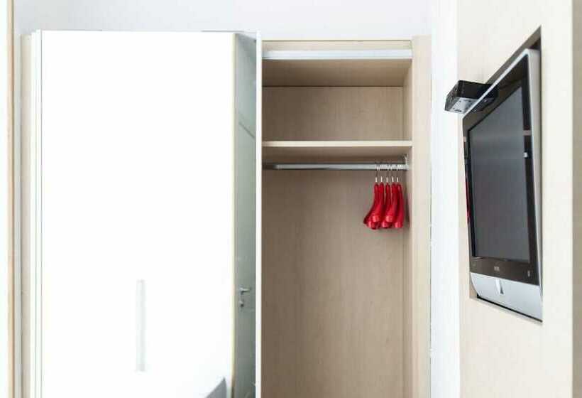 اتاق کلاسیک یک تخته, Smy Bologna Centrale