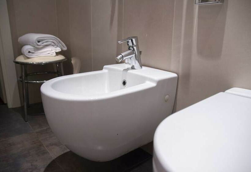 اتاق کلاسیک, Smy Bologna Centrale