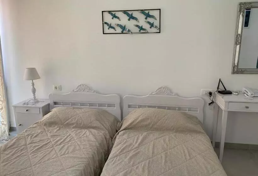 اتاق استاندارد, Blue Sea