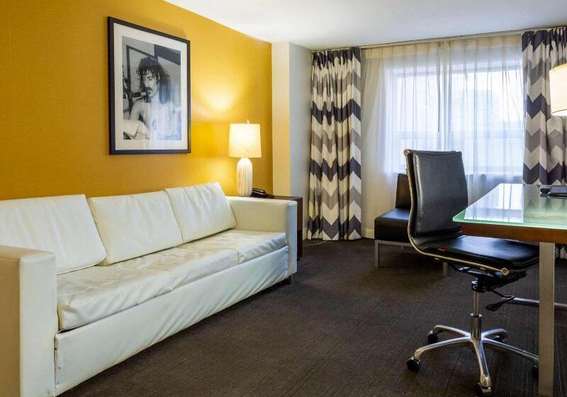 컴포트 룸, Blue Sea