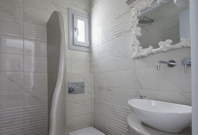 컴포트 룸, Blue Sea