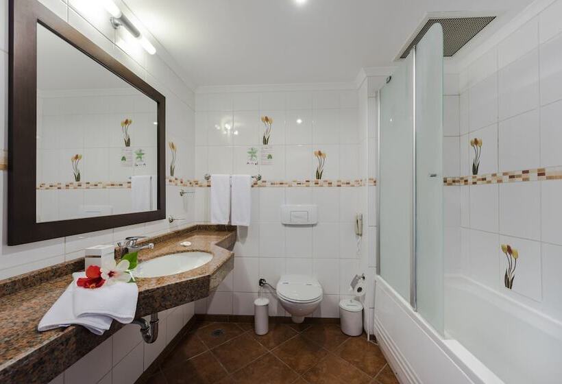 家庭间, Club Nena  All Inclusive