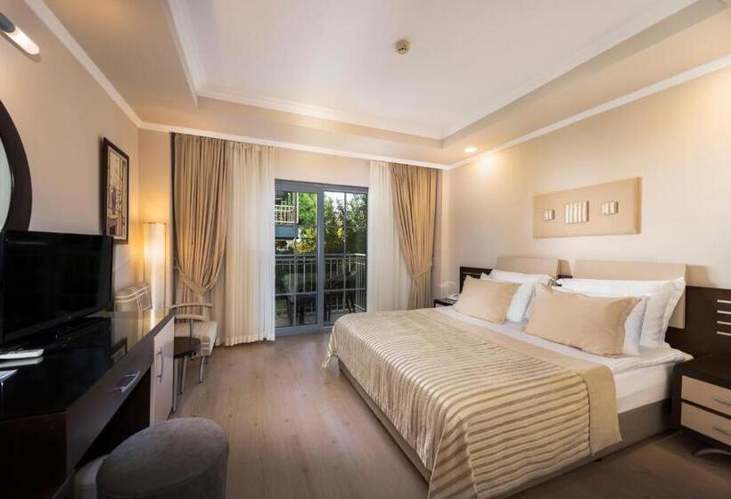 家庭间, Club Nena  All Inclusive