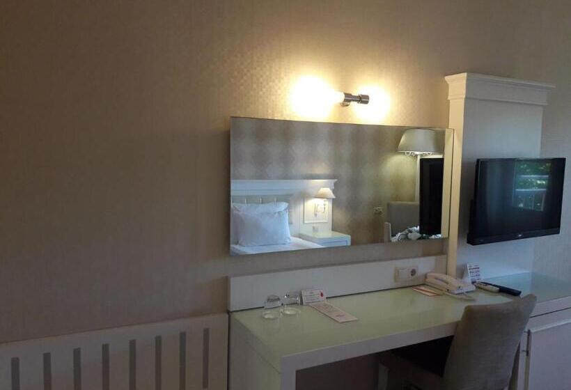 Номер Стандарт Трехместный, Club Nena  All Inclusive