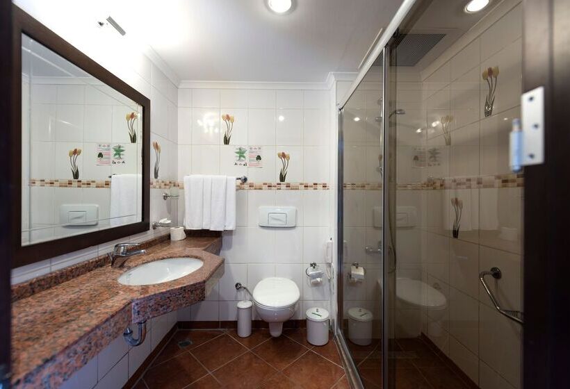 家庭间, Club Nena  All Inclusive