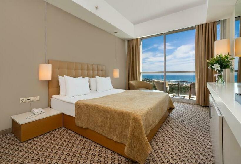 اتاق اساندارد با چشم‌انداز جانبی به دریا, Crystal Centro Resort  Ultimate All Inclusive