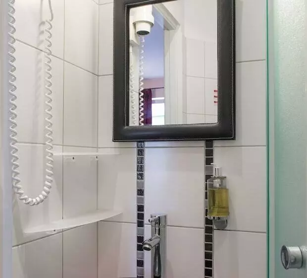 Standard Single Room, Dodo