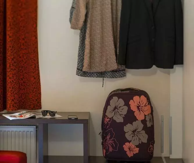 Standard Single Room, Dodo