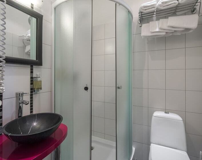 اتاق خانوادگی, Dodo