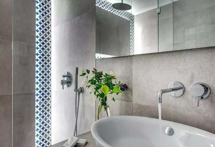 3 Bedroom Deluxe Apartment Sea View, Gocce Di Capri Resort