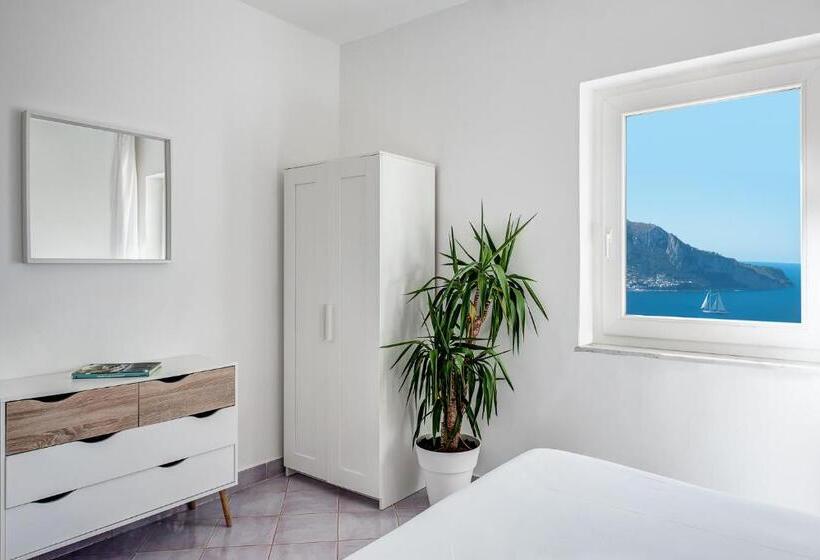 Superior 2-bedroom flat with sea view, Gocce Di Capri Resort