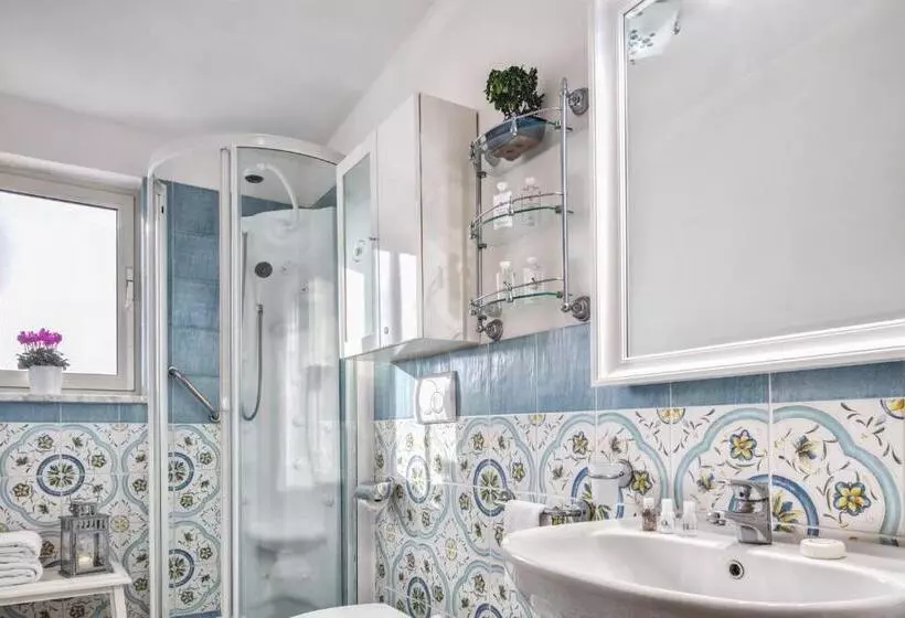 1 Bedroom Deluxe Apartment Sea View, Gocce Di Capri Resort