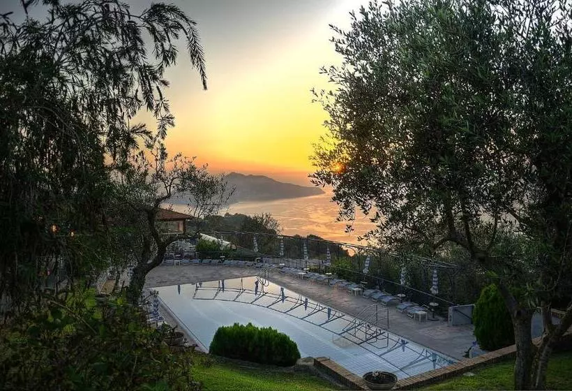 سوییت جونیور با چشم‌انداز دریا, Gocce Di Capri Resort