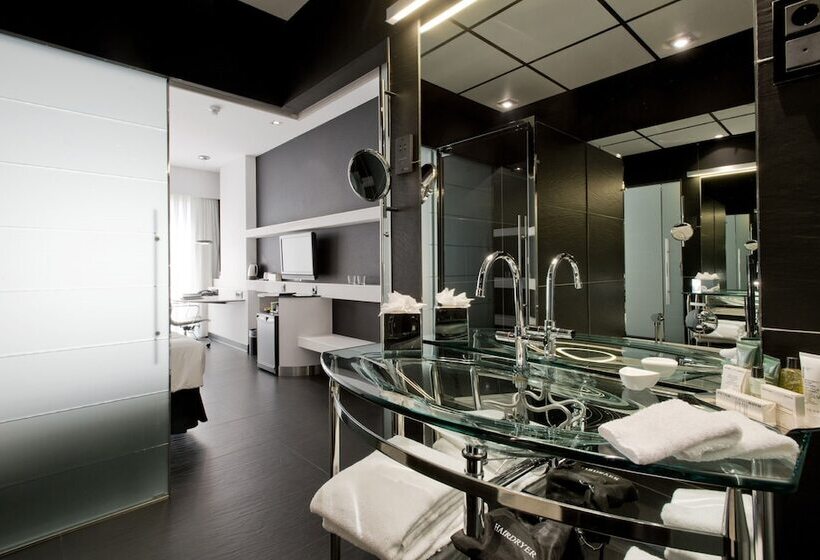 اتاق استاندارد, Hilton Madrid Airport