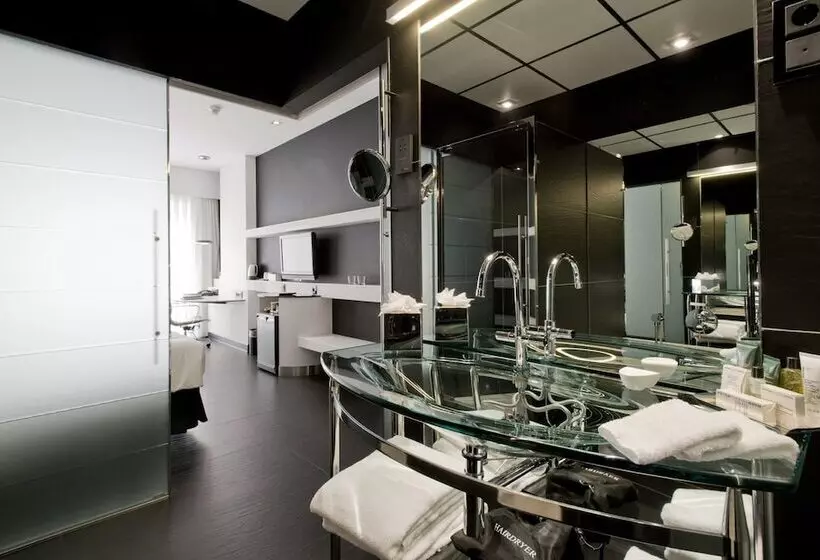 اتاق استاندارد, Hilton Madrid Airport