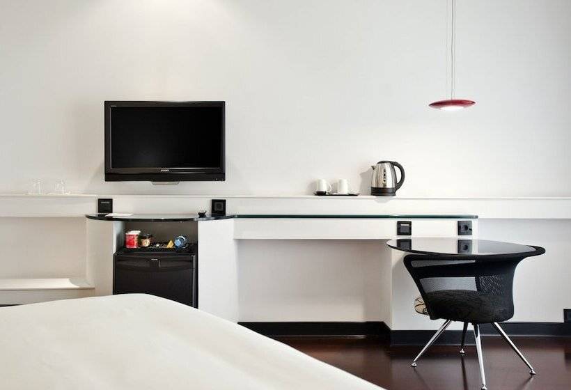 اتاق استاندارد, Hilton Madrid Airport