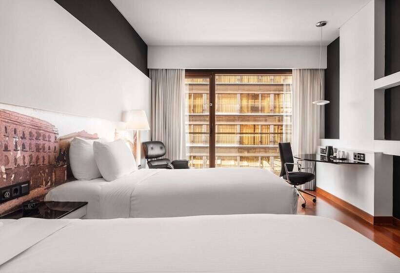 اتاق خانوادگی, Hilton Madrid Airport