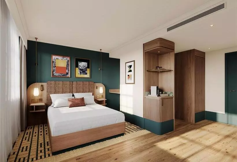 اتاق لوکس با تخت بزرگ, Hilton Madrid Airport