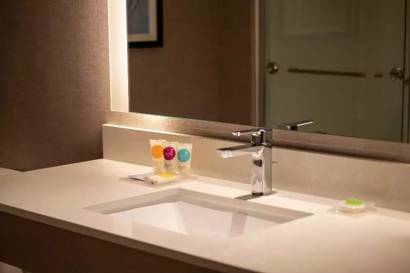اتاق استاندارد, Hilton Madrid Airport