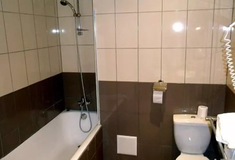 اتاق استاندارد سه نفره, Hôtel Du Portalet