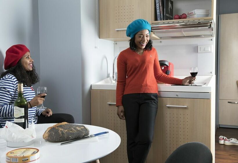 スタンダードスタジオ, Paris La Fayette