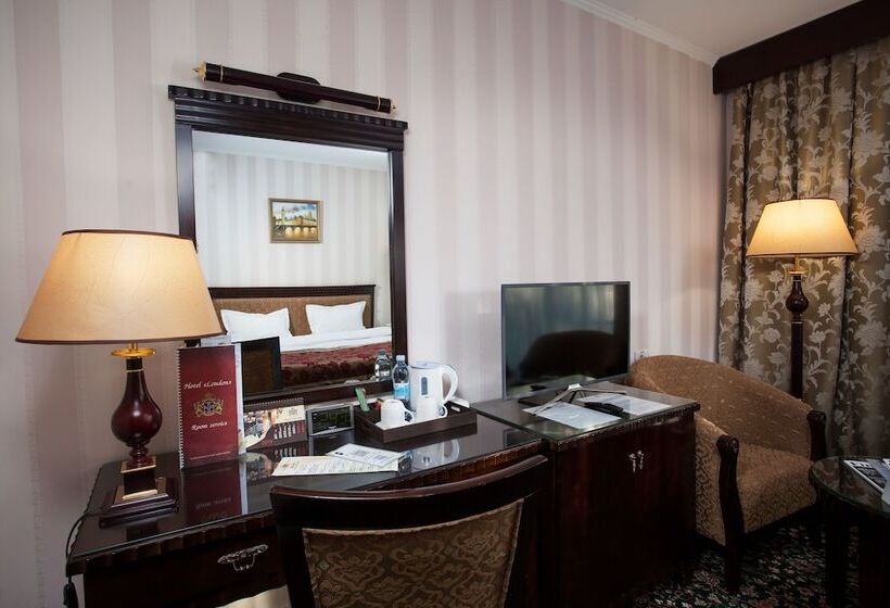 اتاق استاندارد با تخت دوبل و چشمانداز پارک, London