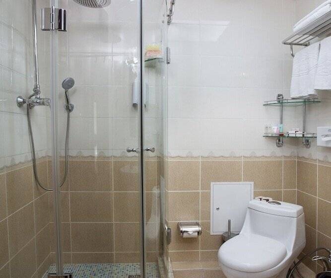 اتاق استاندارد با چشمانداز شهر, London