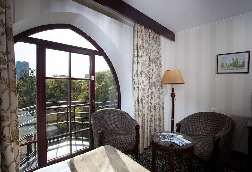 اتاق استاندارد با چشمانداز شهر, London